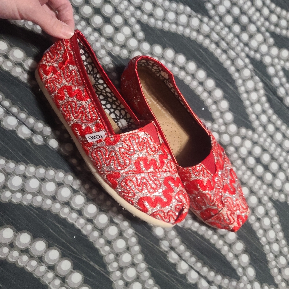 Toms